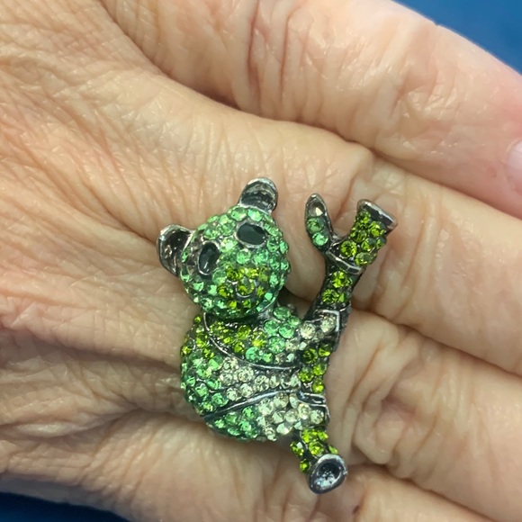 Panda Ring in green and yellow crystals - Picture 3 of 4